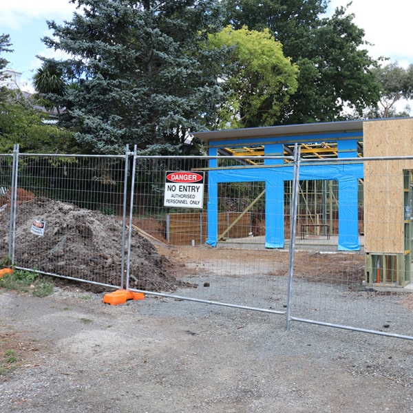 do you deliver and set up temporary fencing and what's the cost for these services in Sykesville